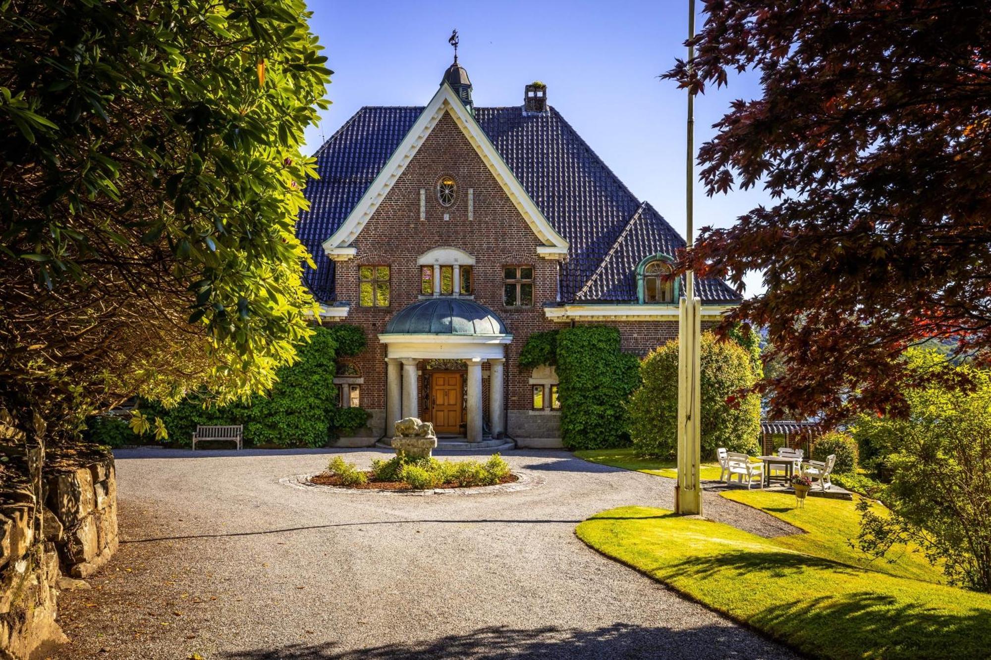 Unique Victorian Villa With Private Coastline Берген Екстер'єр фото