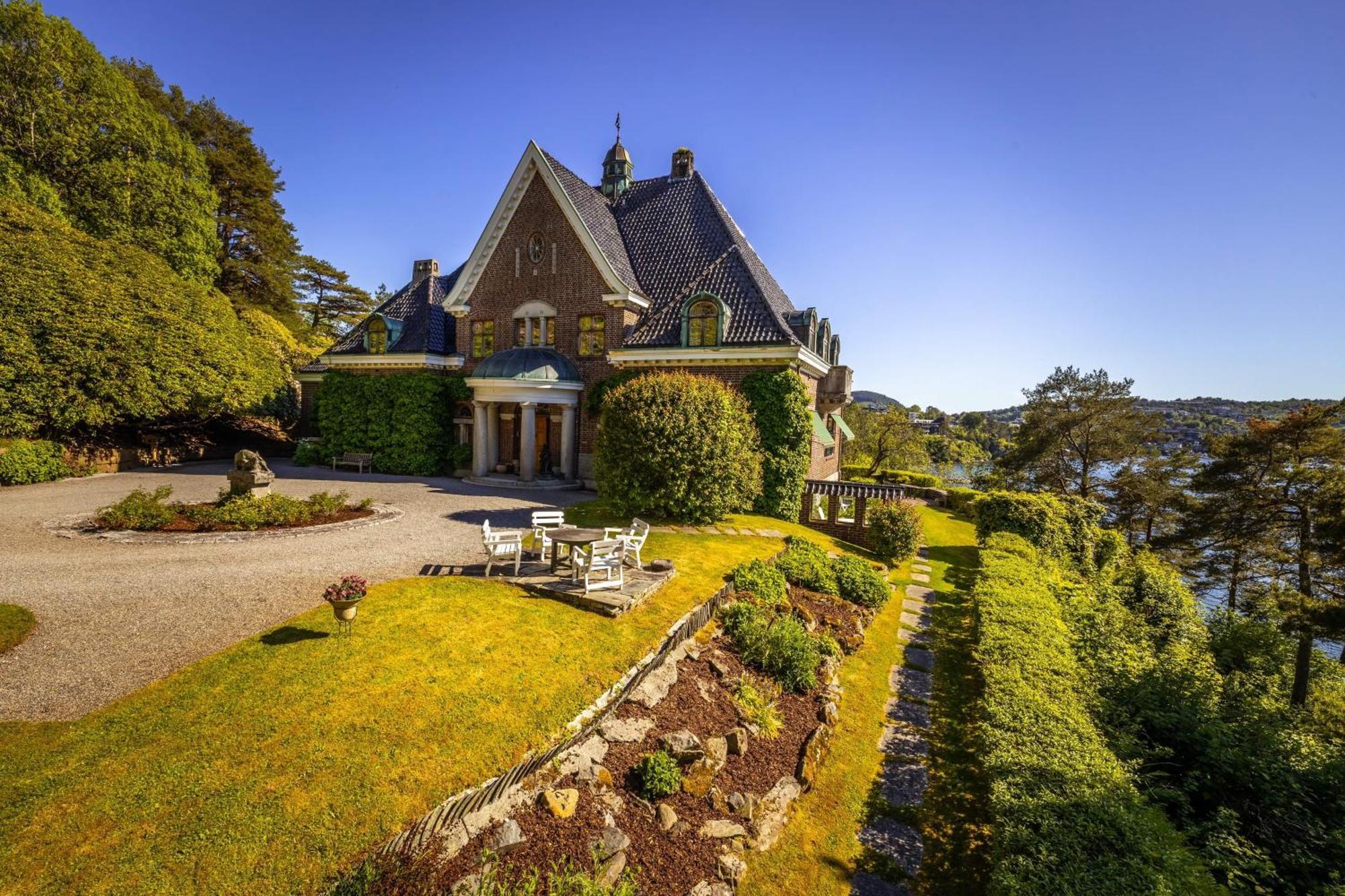Unique Victorian Villa With Private Coastline Берген Екстер'єр фото