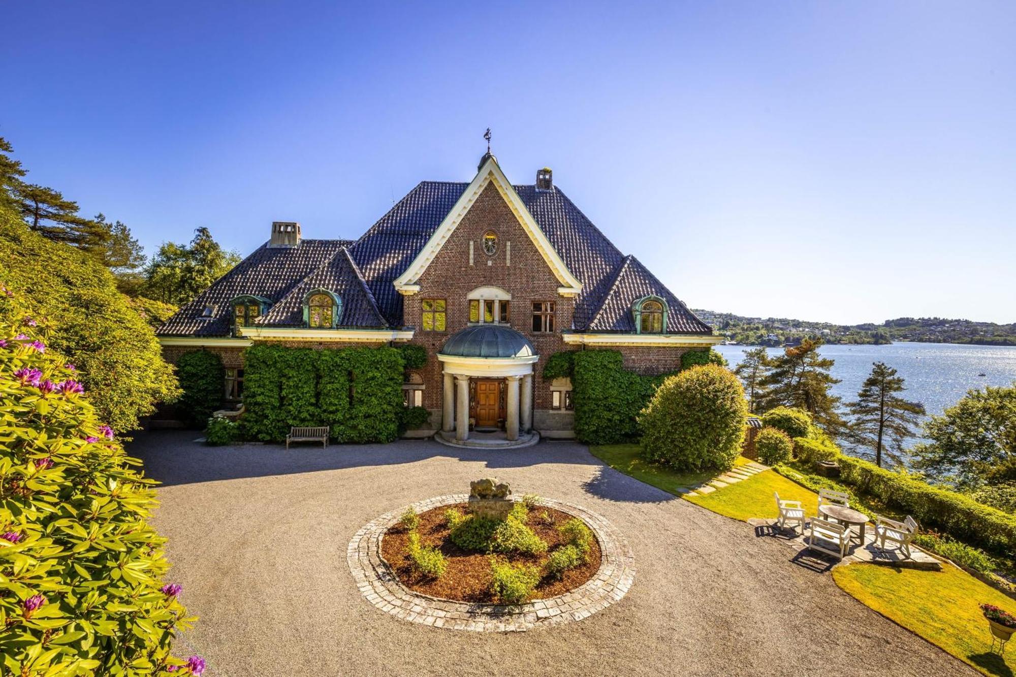 Unique Victorian Villa With Private Coastline Берген Екстер'єр фото