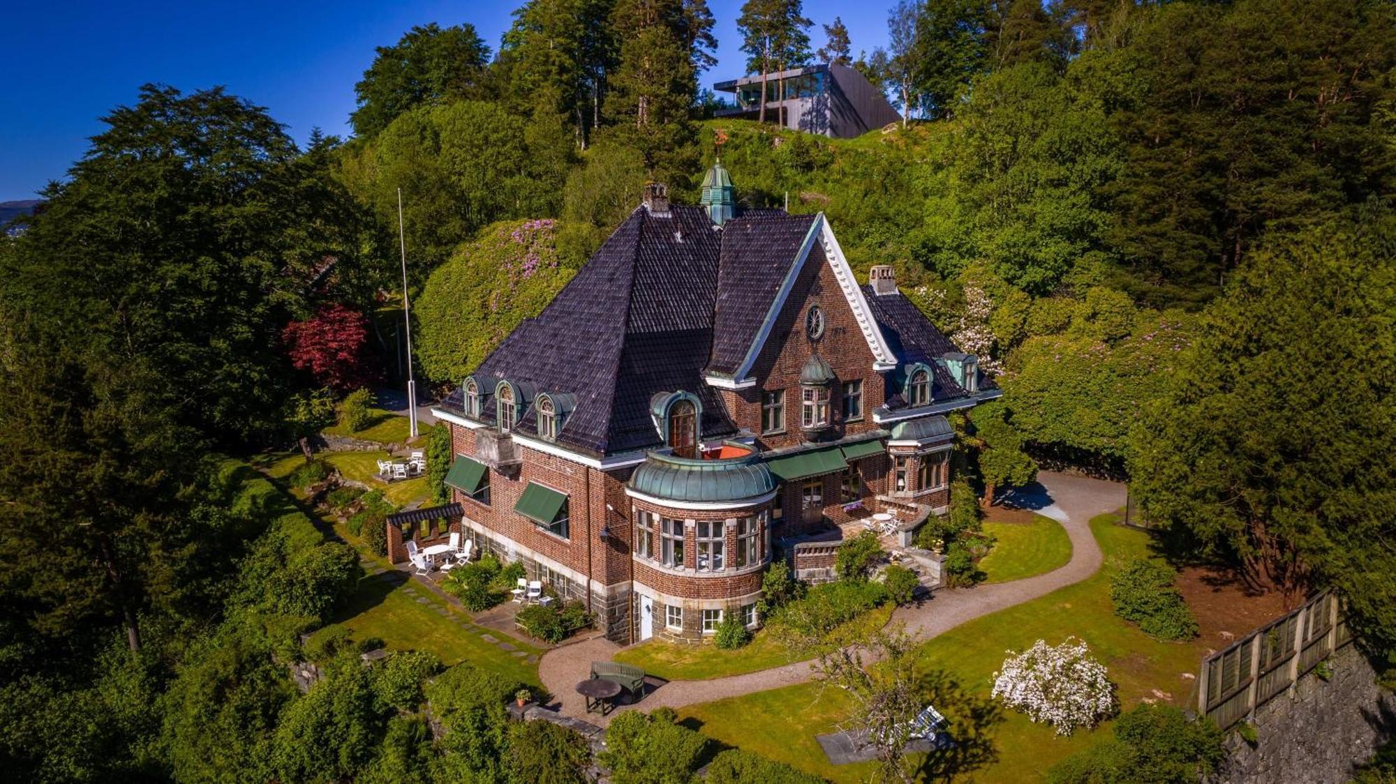 Unique Victorian Villa With Private Coastline Берген Екстер'єр фото