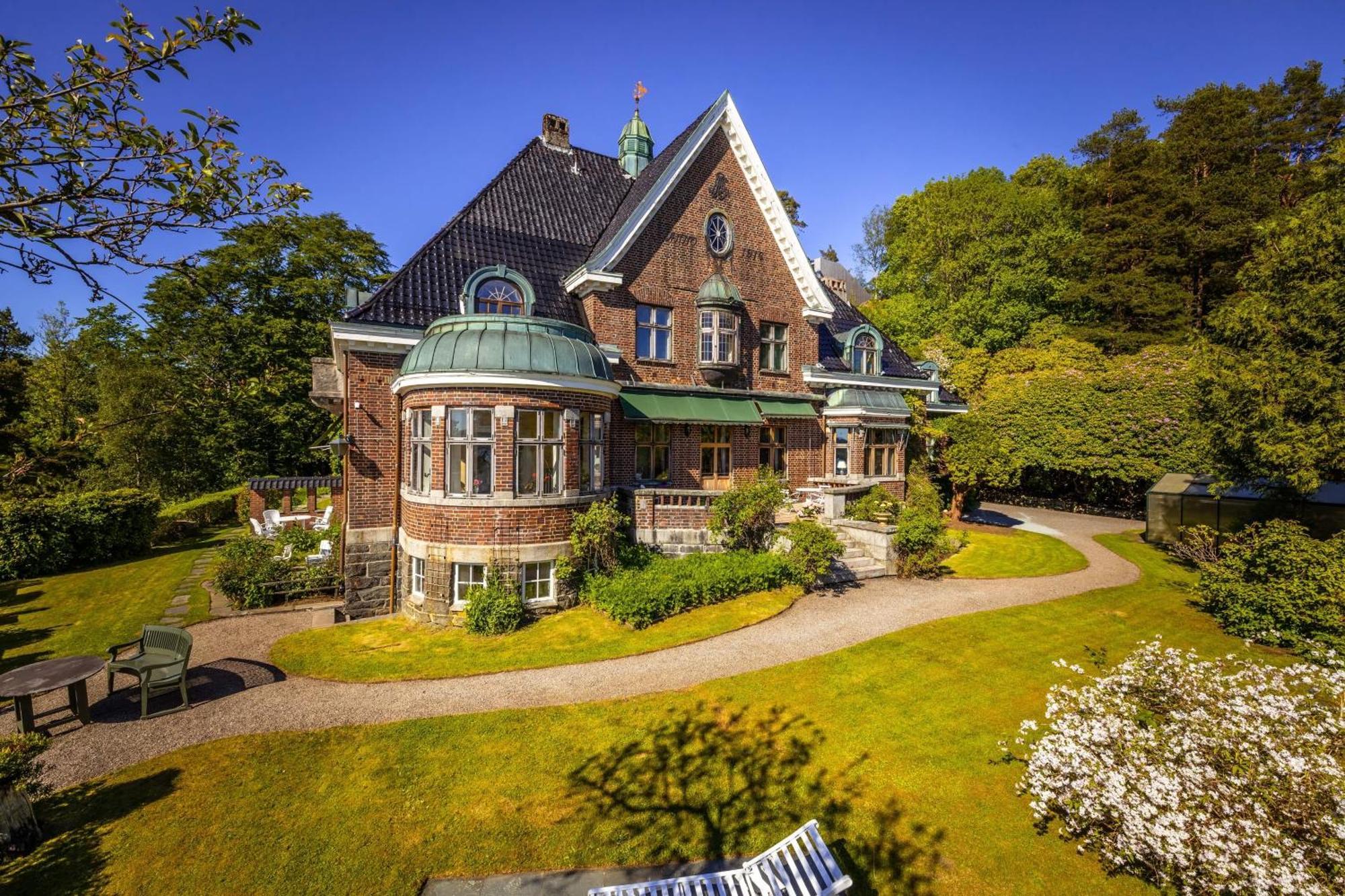 Unique Victorian Villa With Private Coastline Берген Екстер'єр фото