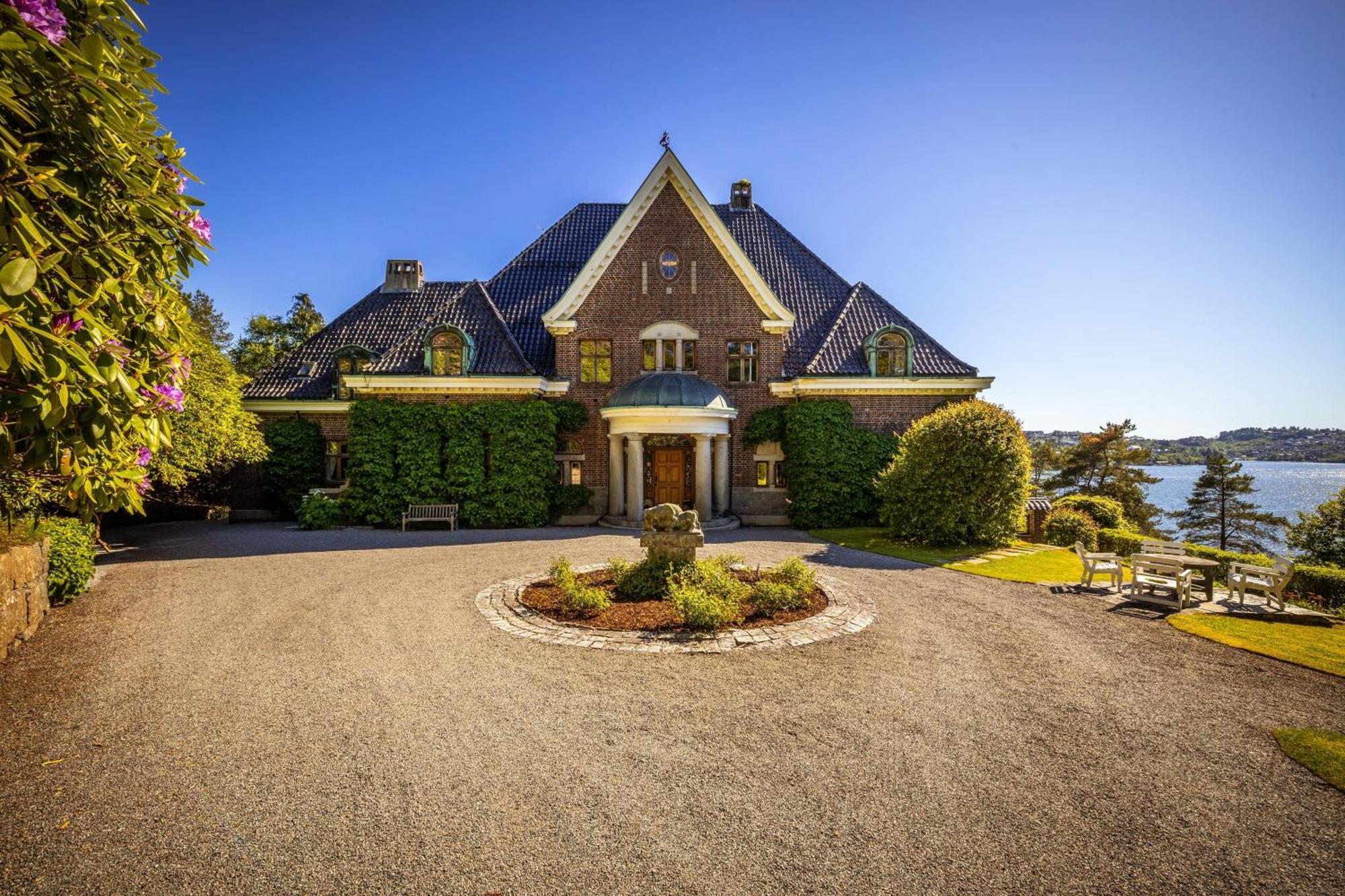 Unique Victorian Villa With Private Coastline Берген Екстер'єр фото