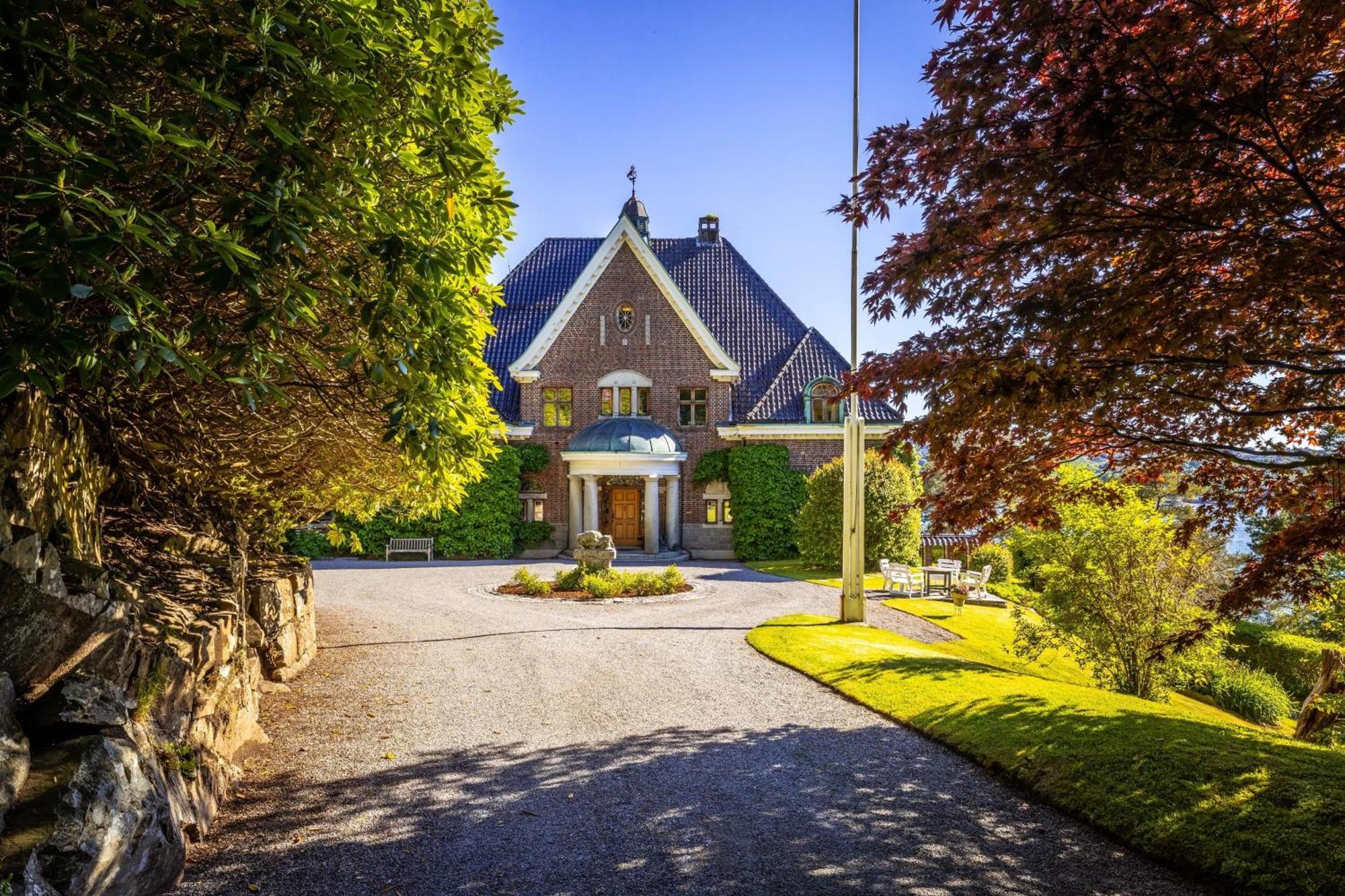 Unique Victorian Villa With Private Coastline Берген Екстер'єр фото
