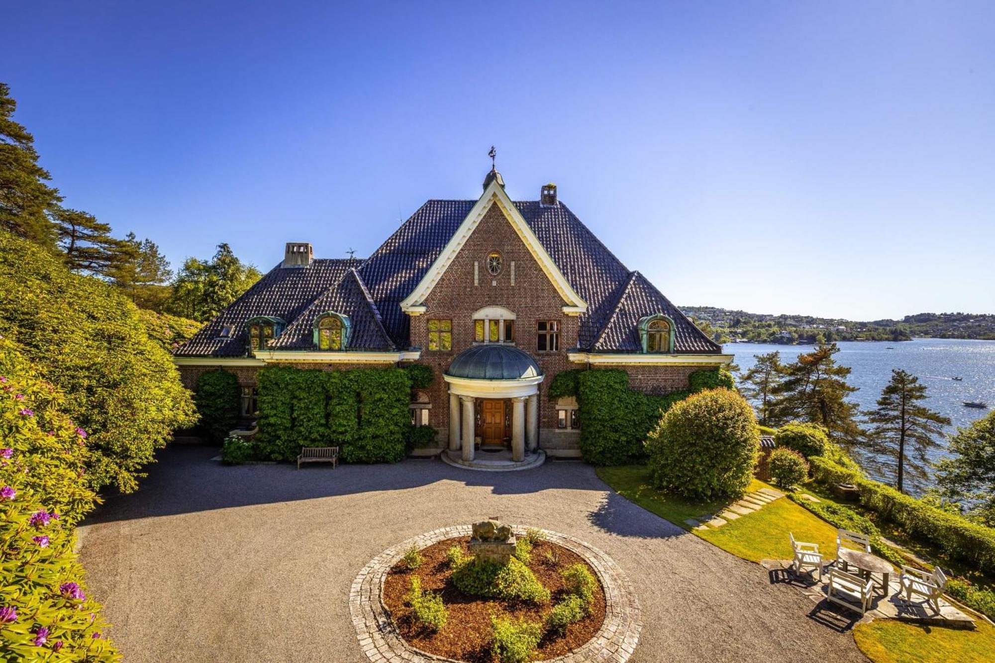 Unique Victorian Villa With Private Coastline Берген Екстер'єр фото